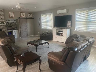 Top Airbnb: Historic home located directly on Lake Harris in Leesburg