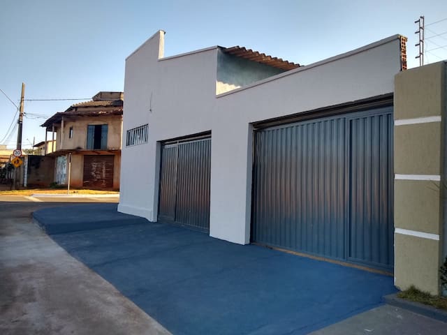 Entire home with 2 bedrooms in Goiânia - Casa moderna e aconchegante com privacidade
