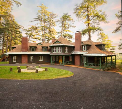60-Acre Historic Mountain Estate with 10 bedrooms