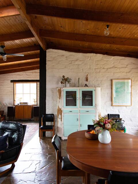 Mud Brick Eco Retreat | 15 mins from Castlemaine
