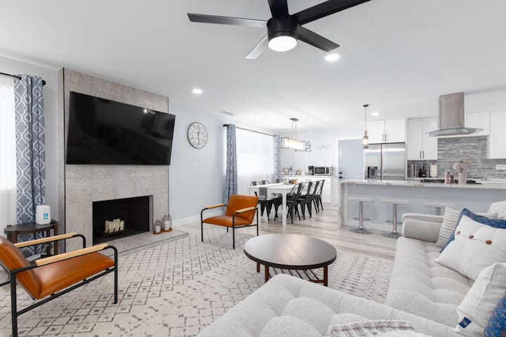 Pet-Friendly SoCal Retreat Near Beach (3BD 2BA)