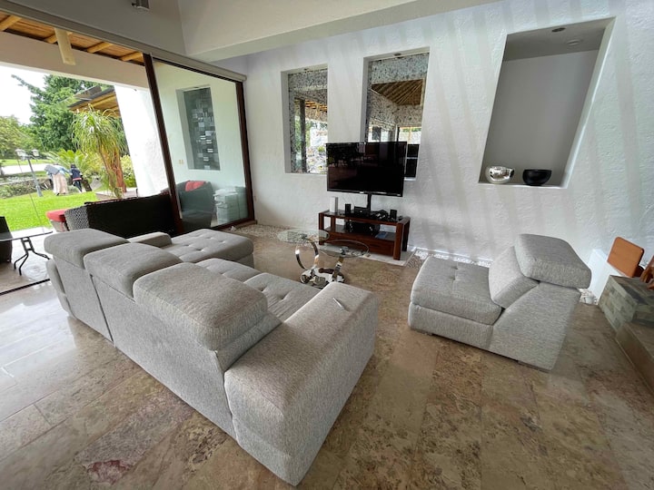 Private Resort Villa With Lake View & Jacuzzi - Oaxtepec
