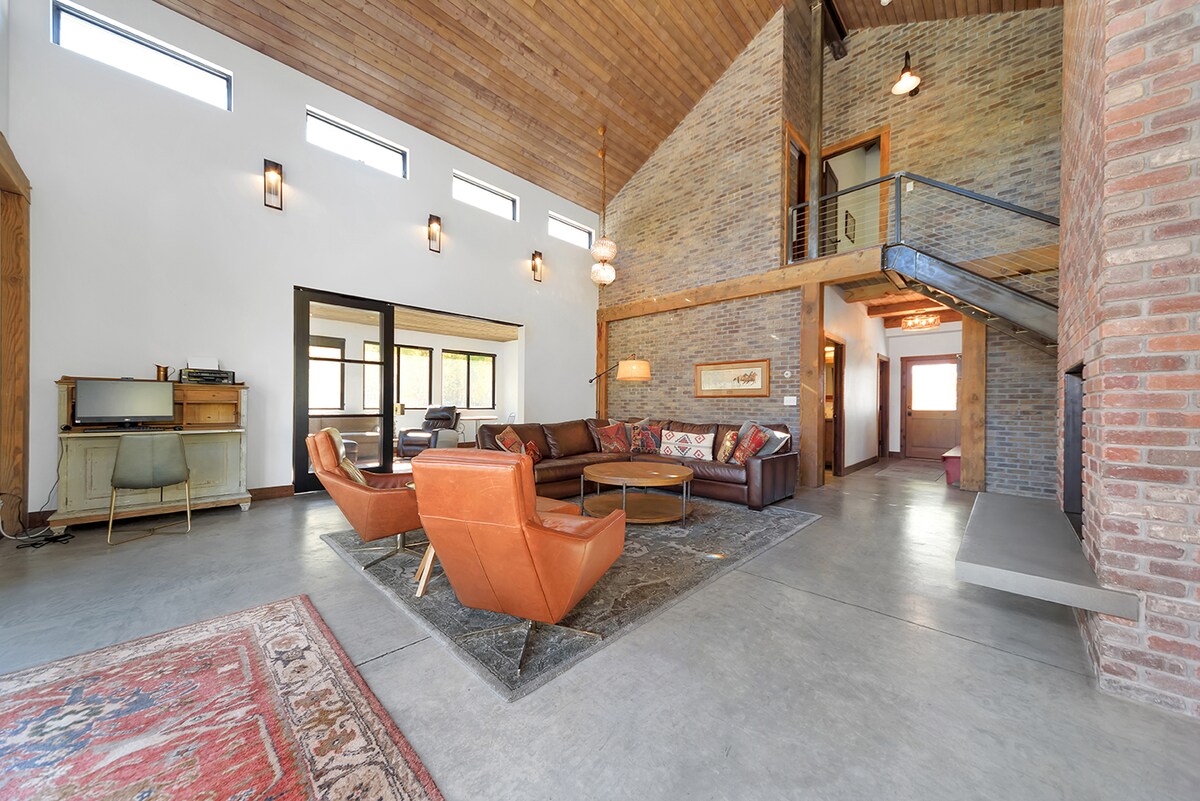 Top Airbnb: Haven at Rock Creek, Luxury Meets the River's Edge in Billings