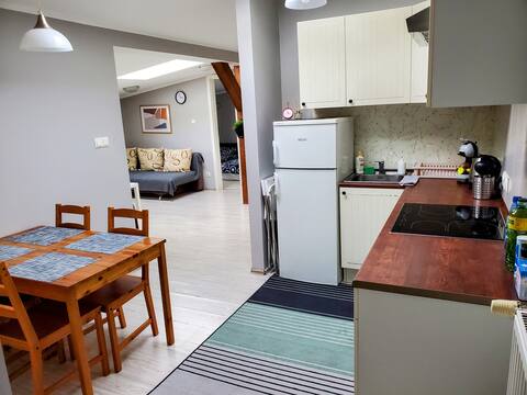SC/38 Apt D: Przestronny Apartament z Parkingiem