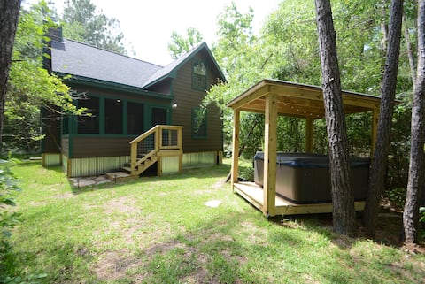 Cedars Loft Cabin Pool