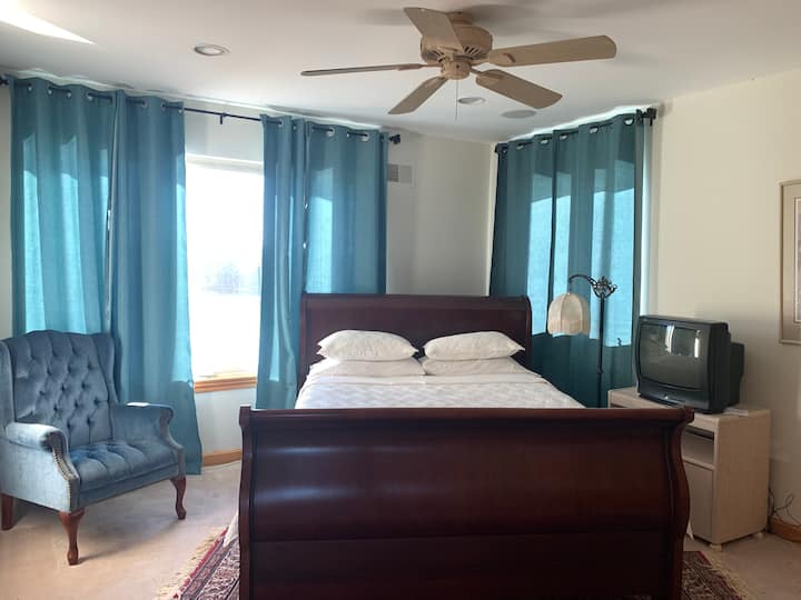 Beautiful Waterfront Villa W/ One Br, 1 Bath. - Barnegat Light, NJ