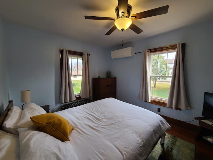 First Floor - Bedroom 1 with Queen size bed