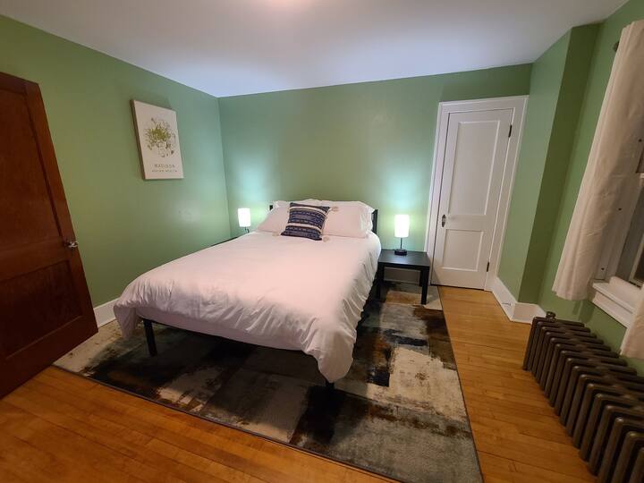 Second Floor - Bedroom 3 with Queen size bed