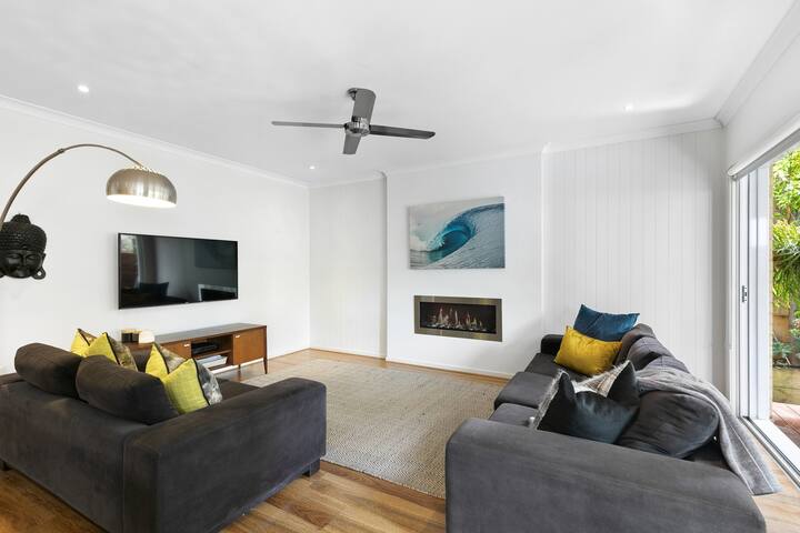 Modern Large Family Beach Home with Pool. gallery image 2