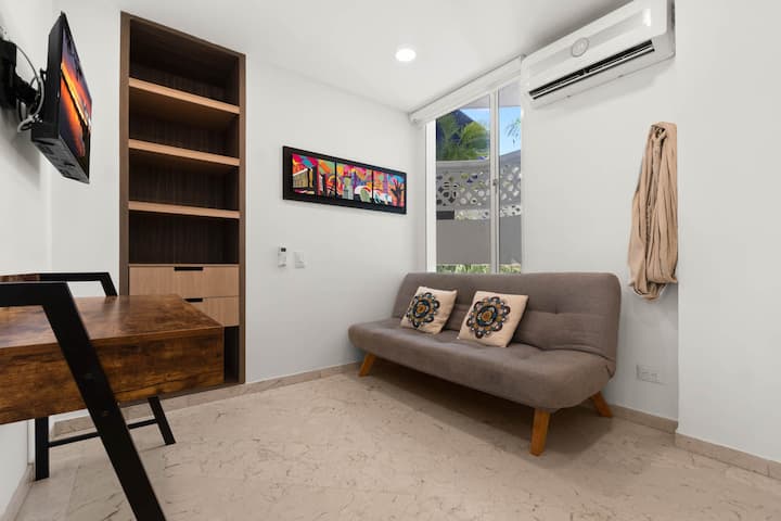 Studio sa sofacamom