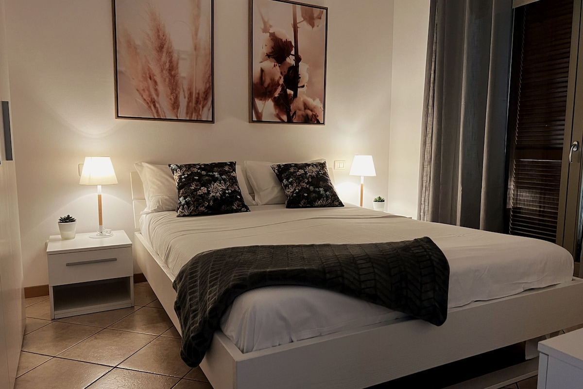 חדר שינה ראשי עם מיטה חדשה (ספטמבר 2023)