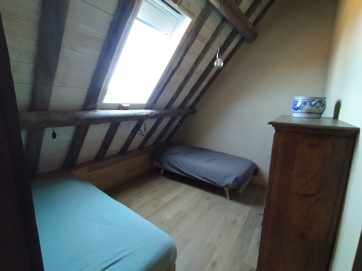 Kamer  zuid
2 bedden 90*200 cm