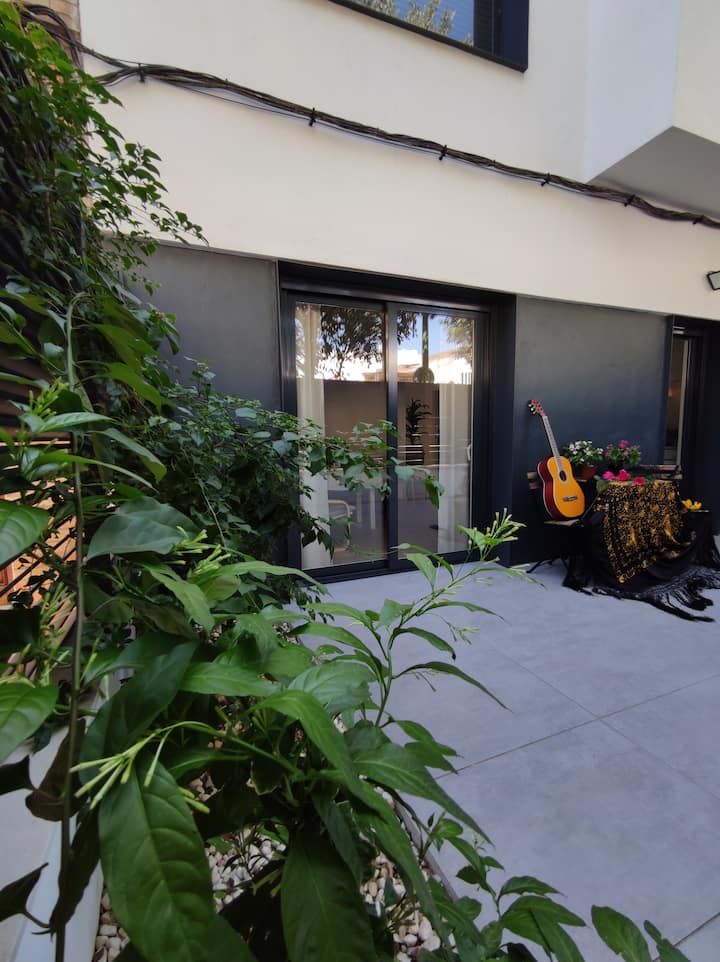 Precioso Bajo Nuevo Con Dos Patios - Séville