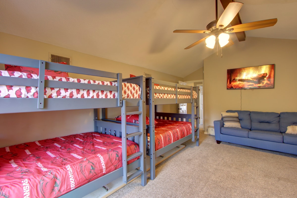 Dhomë për fëmijë - TV me 7 krevate