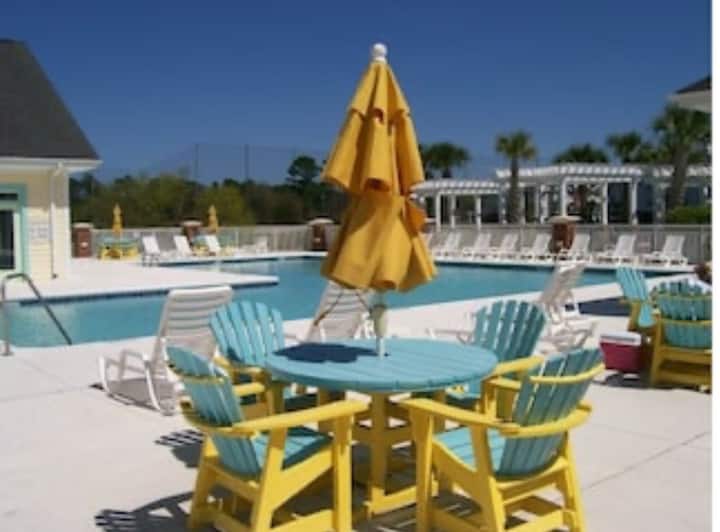 Beautiful 3 Bed, 2 Bath, Dog friendly Villa Condominiums for Rent in