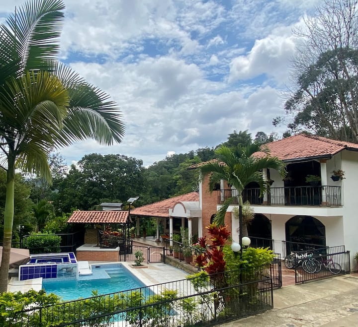 Casa De Campo Con Ambiente Familiar, Ideal Para Descansar Y Divertirse A 40 Minutos De Bogota - La Vega