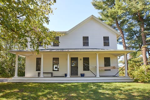 Maple Hill- A Peaceful Hudson Valley Farmhouse
