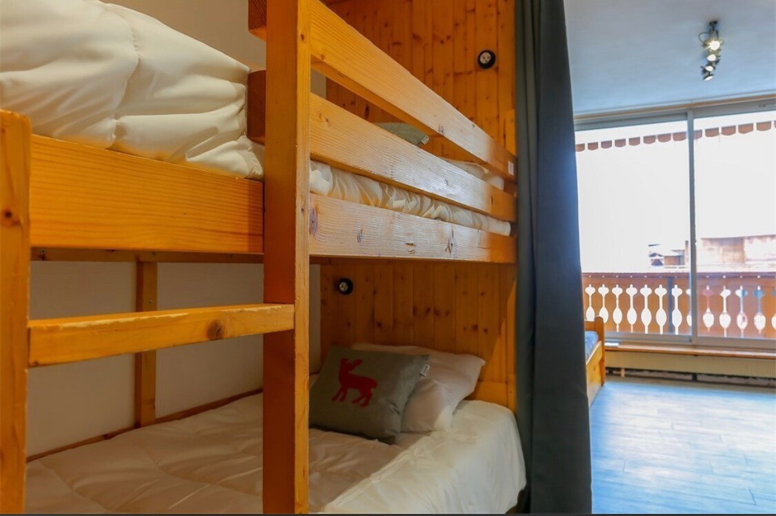 Ambienti i dhomës së gjumit