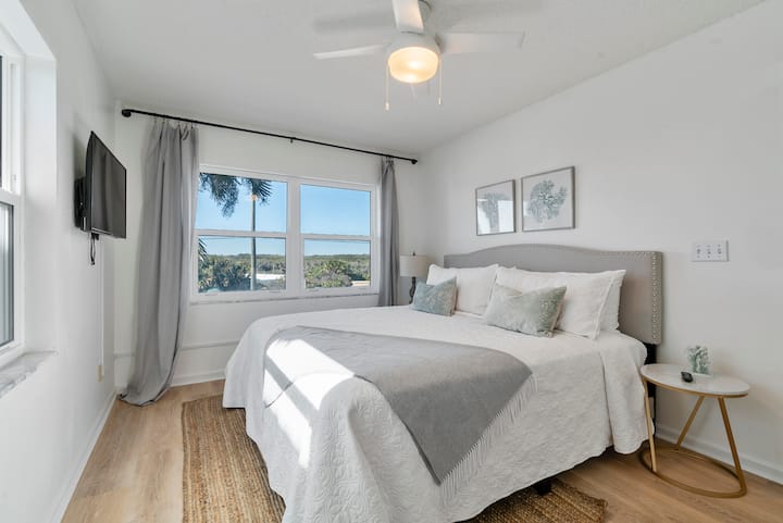 Спална соба 2 брачен кревет (широк 180-220 см)