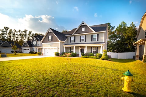 Spacious 5BR Retreat | Fort Liberty & Hospitals