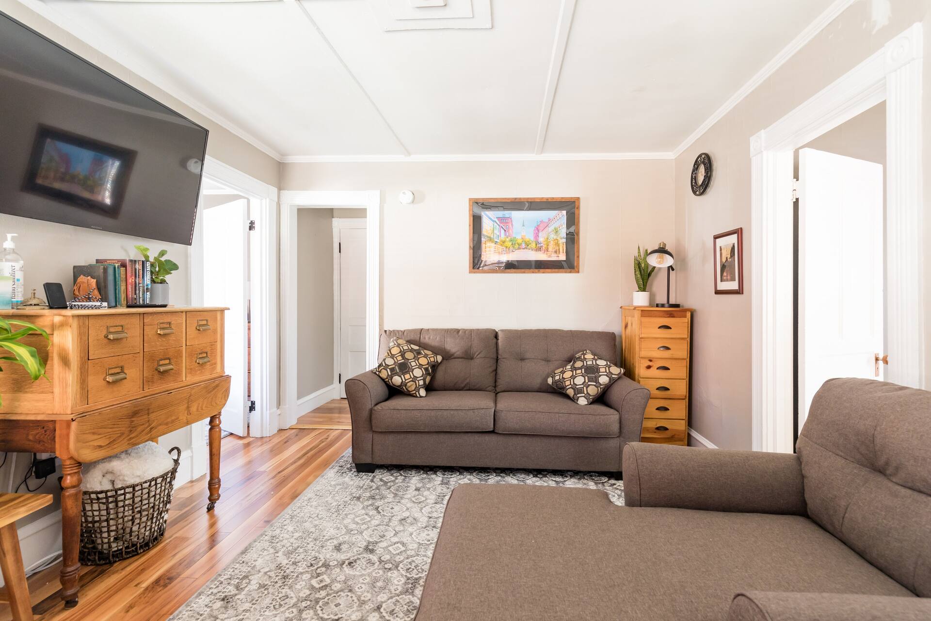 Newly renovated 2 bdrm apt in downtown Burlington