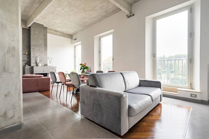 Colosseum Home in Rome gallery image 4