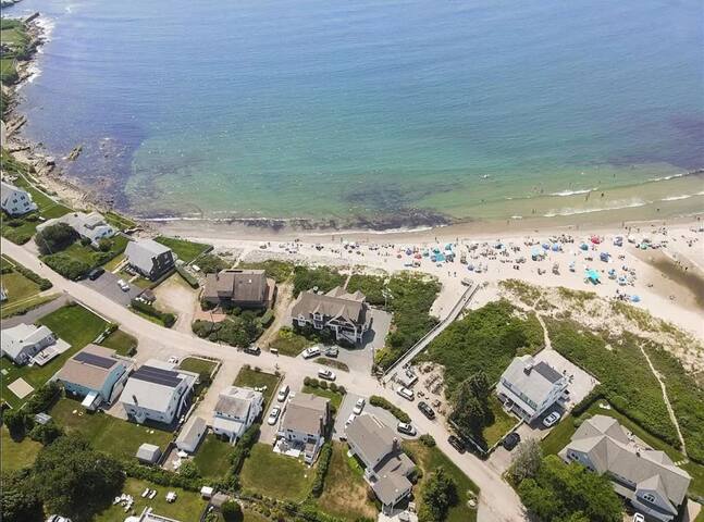 Beautiful cozy beach cottage gallery image 4