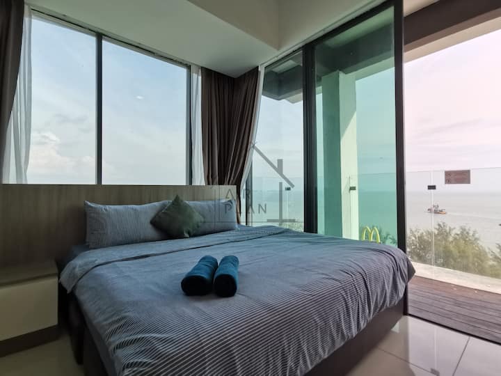 Master Bedroom: 1 King Bed with 270° Seaview
