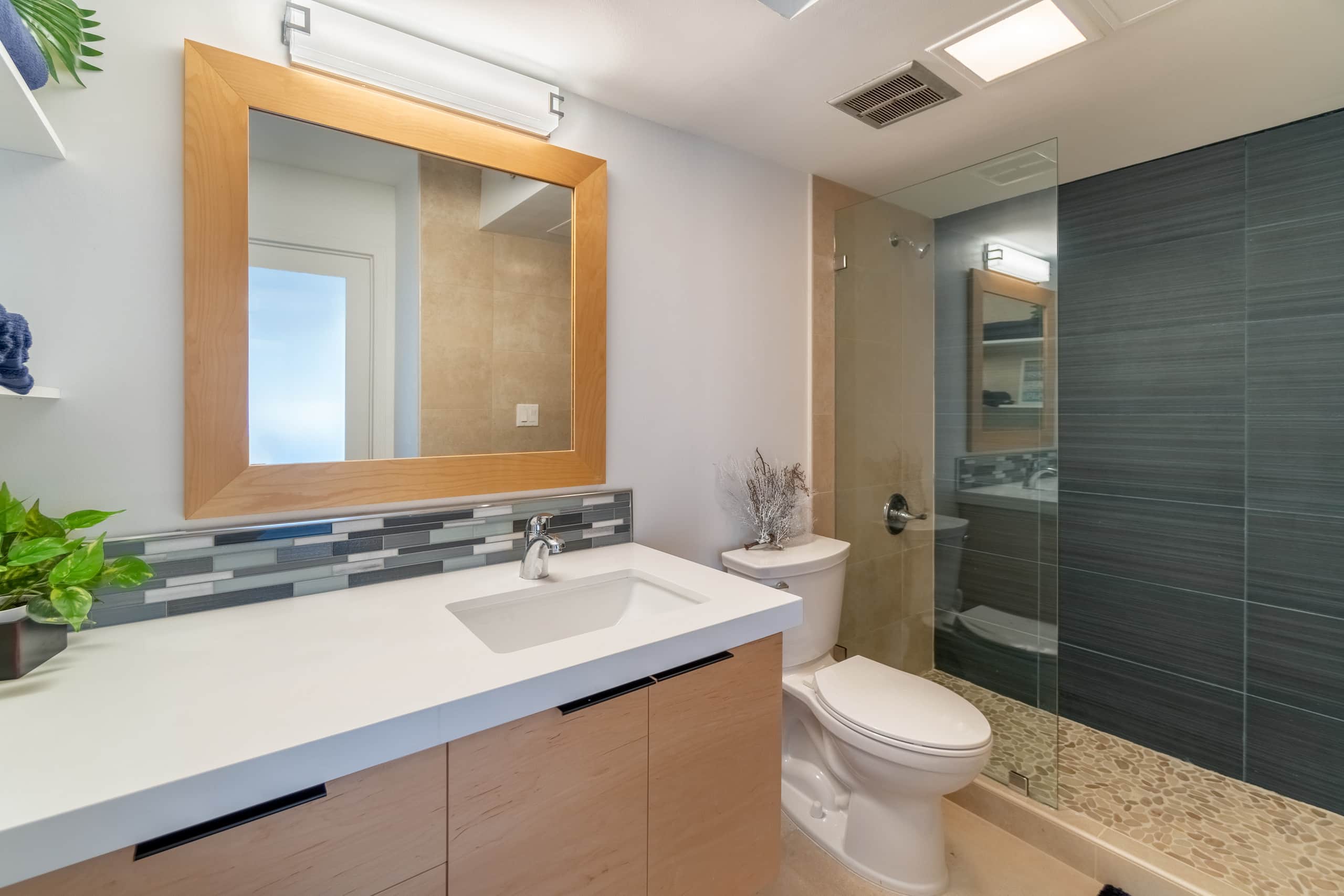 Condo in Honolulu · ★4.7 · 1 bedroom · 2 beds · 1 private bath - Image 7