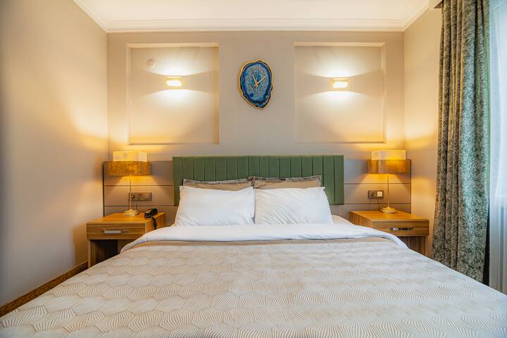 Elegant Apartment With Two-Bedroom 2+2 gallery image 3