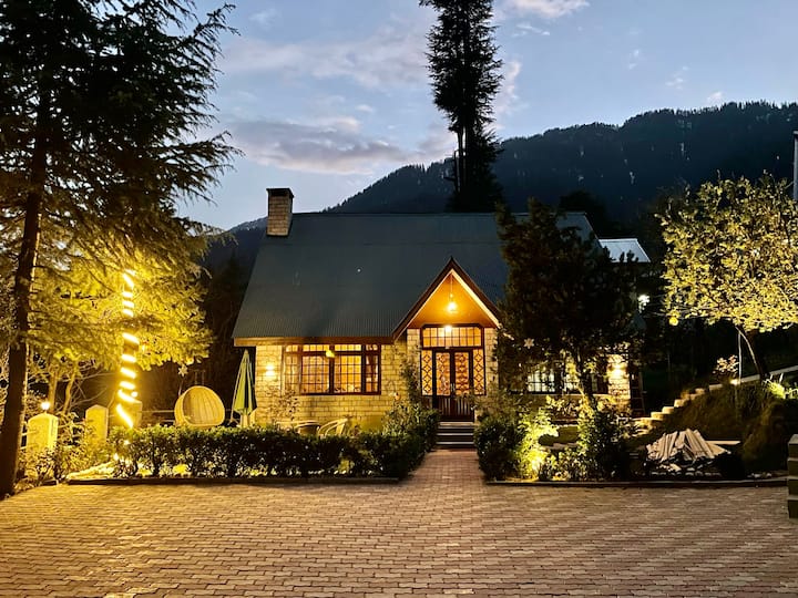 Sundazed Cottage by EdenHomes