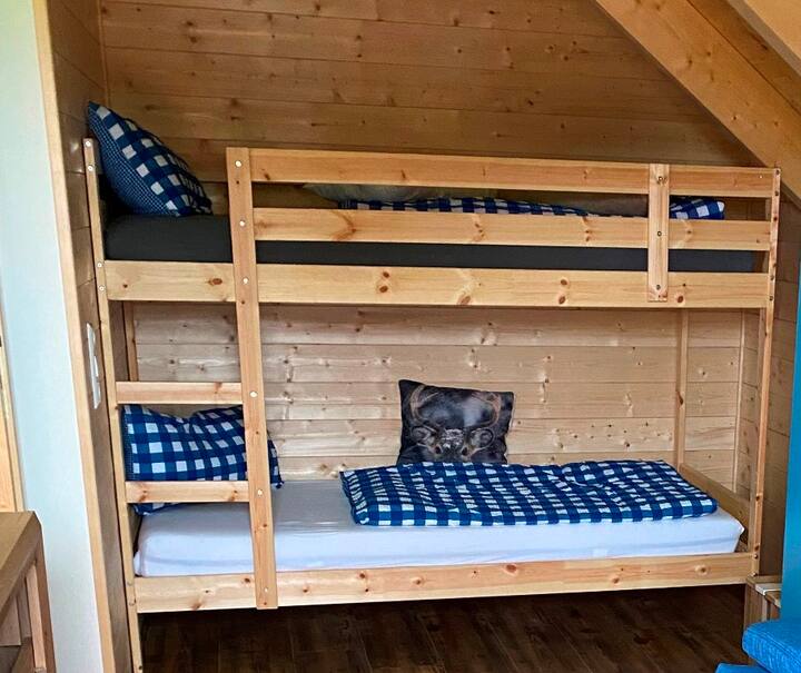 מיטת קומתיים זוגית גדולה וקטנה 90x200