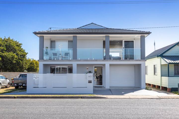 Harrington Escape with Pool- Walk everywhere gallery image 5