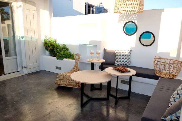 Apartment Aphrodite 1 with private pool in Naoussa gallery image 2