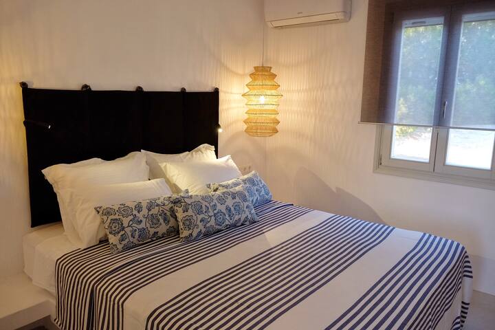 Apartment Aphrodite 1 with private pool in Naoussa gallery image 3