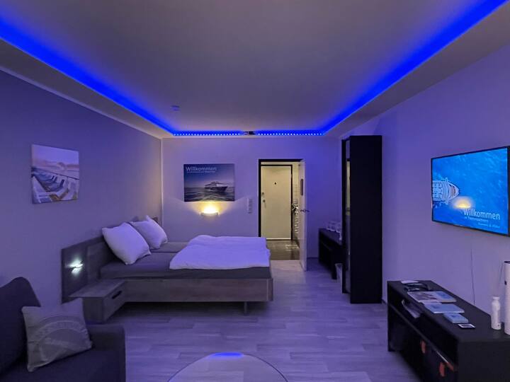 Голямо единично легло (180 × 200) ви позволява да мечтаете особено красиво.