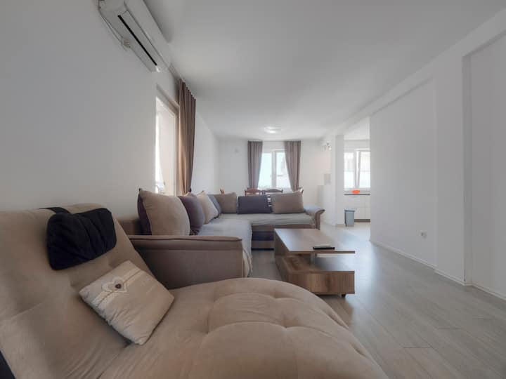 Family Three Bedroom Apartment Brando - Budva