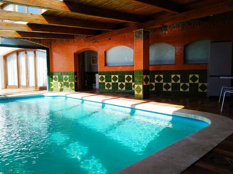 Villa with views, heated pool and barbecue