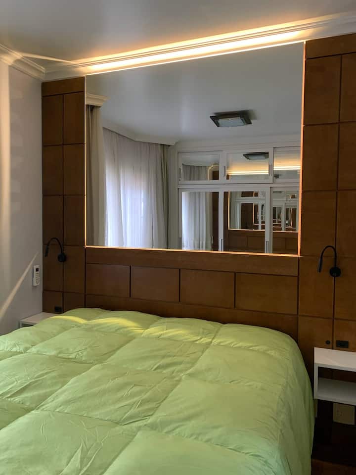 suite med queensize-dobbeltseng og delt seng
