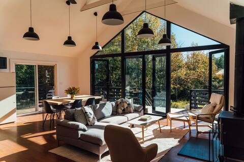 Contemporary Cabin w/ Hot Tub, Lake & Fireplace