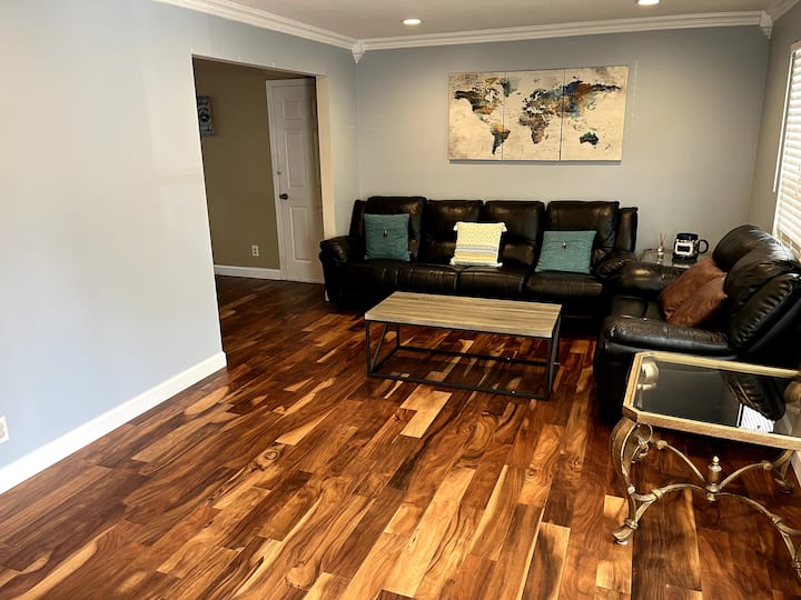 Cherry Hill Getaway - 4 Bedroom, 2.5 Bath - Oliphants Lake, NJ