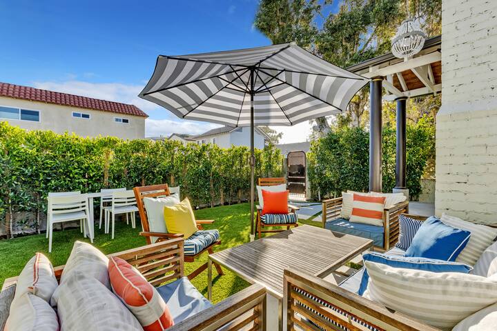 Friends & Family Beach Retreat -Steps to the Sand. gallery image 2