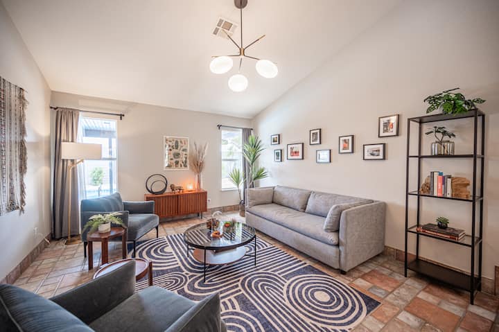 Casa Leon: 4br House W/ Pool Near Strip! - Las Vegas, NV