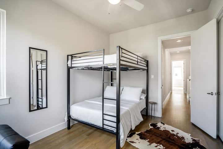 Dormitorio3: ubicado en el tercer piso. Litera completa con baño privado privado.