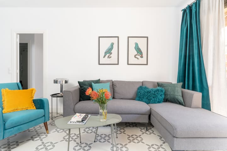 Urgell · Stunning 4BR/3BTH apt gallery image 4