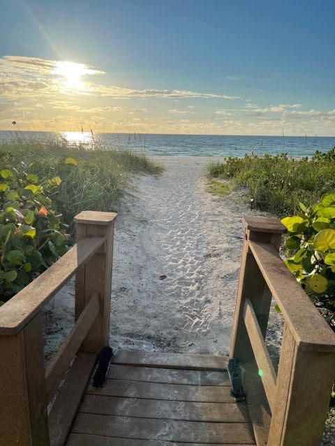 Ocean Front Condo where Sea Renity Awaits