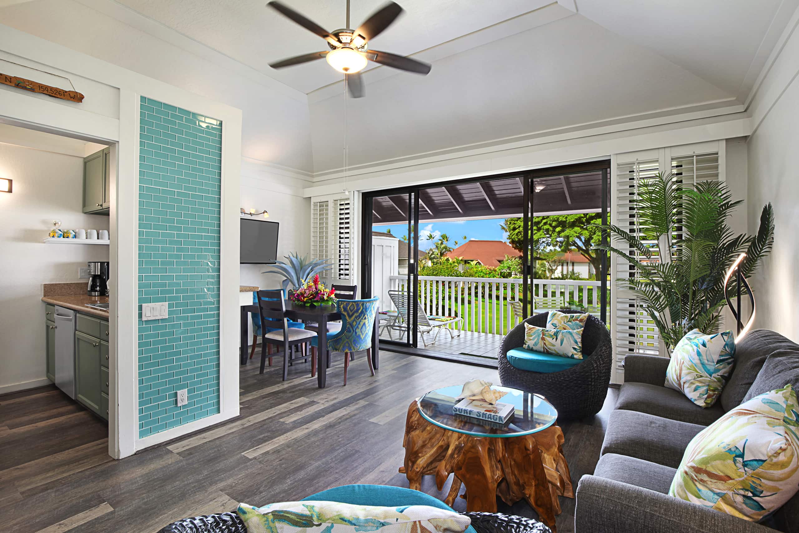 Step from the Beach, AC, Stunning View - Photo 2