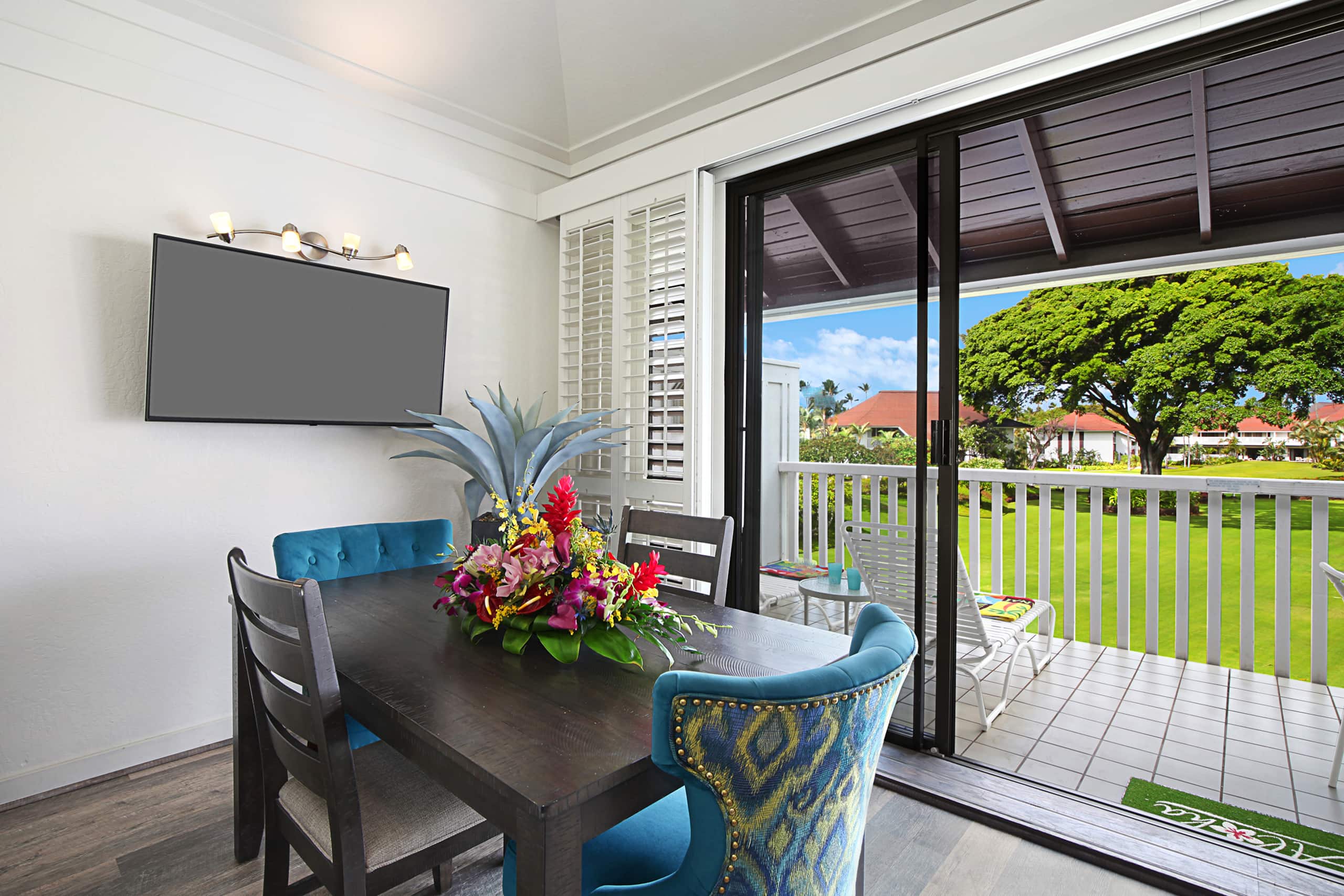 Step from the Beach, AC, Stunning View - Photo 3