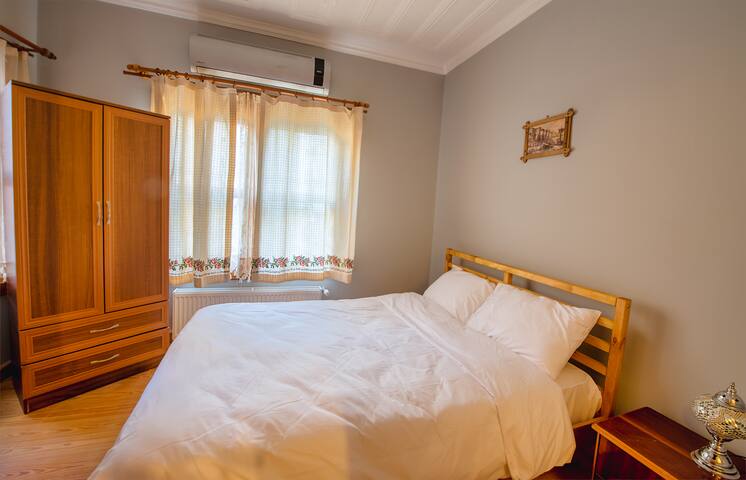 Private All WoodenHouse with Garden in Sultanahmet gallery image 5