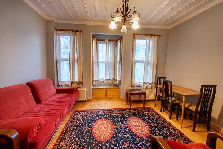 Private All WoodenHouse with Garden in Sultanahmet gallery image 2